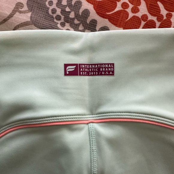 Fabletics Misty Bay and Peach Kiss Set - Picture 7 of 7